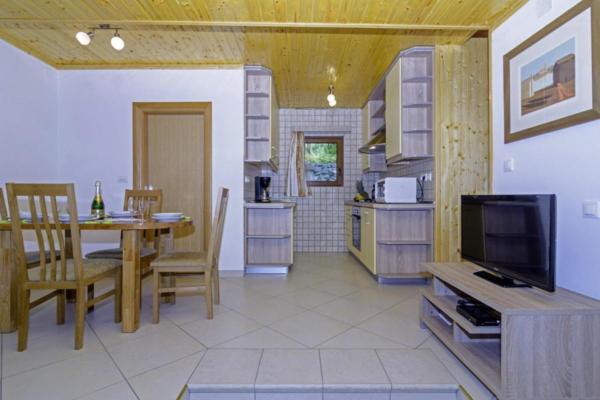 Chalets Bogo & Neno Ledenice ภายนอก รูปภาพ